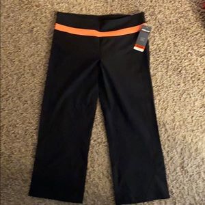 BRAND NEW!!  Kirkland Capri leggings